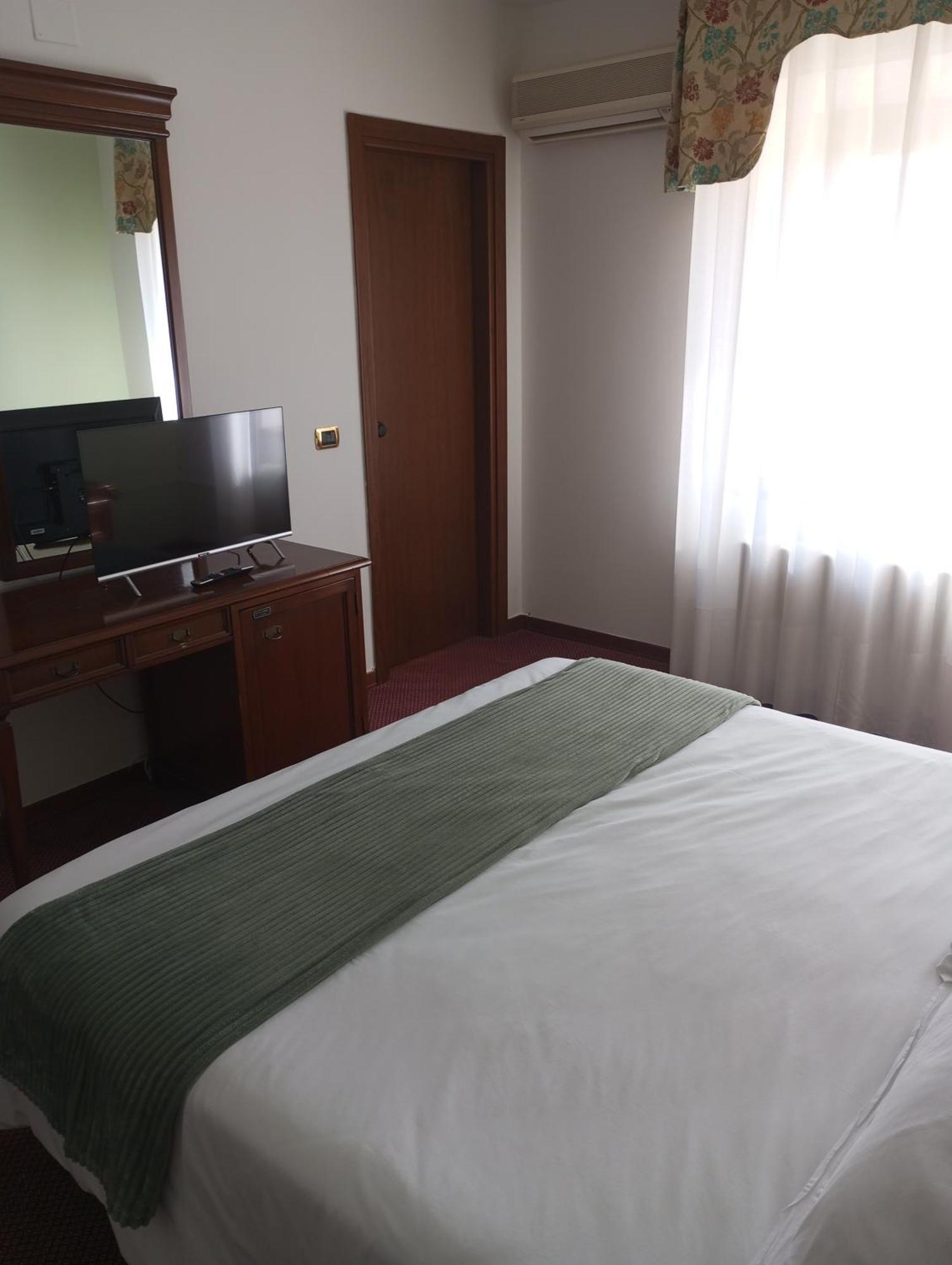 Regina Hotel Pollino Morano Calabro Bagian luar foto
